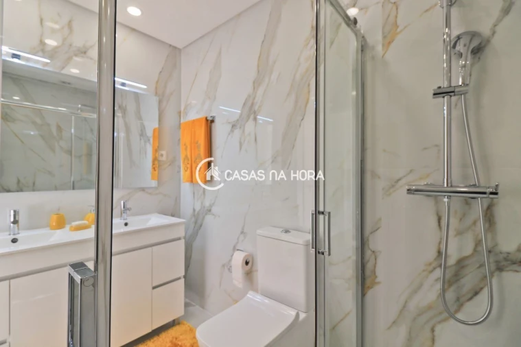 Apartamento T3 para Arrendamento em Cedofeita, Santo Ildefonso, Sé, Miragaia, São Nicolau e Vitória Foto 14