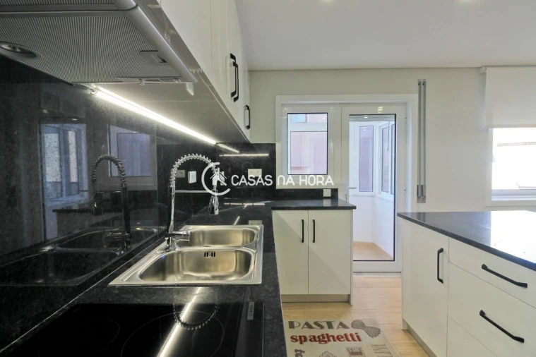 Apartamento T3 para Arrendamento em Cedofeita, Santo Ildefonso, Sé, Miragaia, São Nicolau e Vitória Foto 15