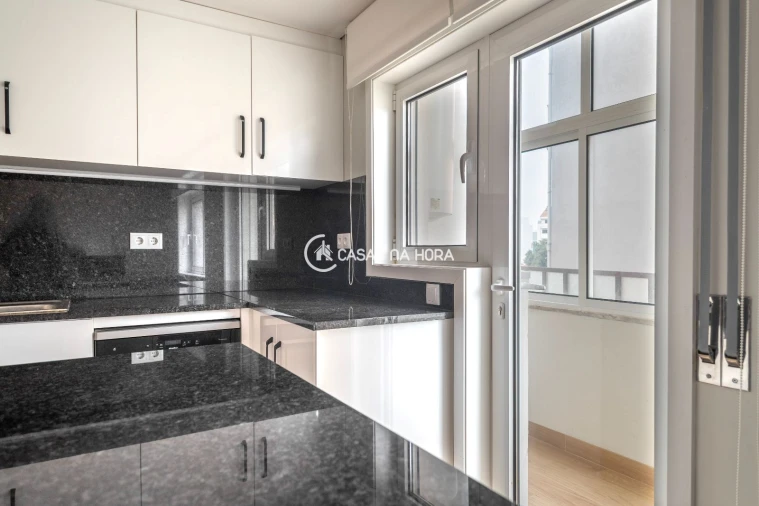 Apartamento T3 para Arrendamento em Cedofeita, Santo Ildefonso, Sé, Miragaia, São Nicolau e Vitória Foto 20