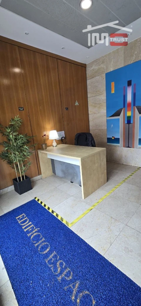 Armazém para Venda em Oeiras e São Julião da Barra, Paço de Arcos e Caxias