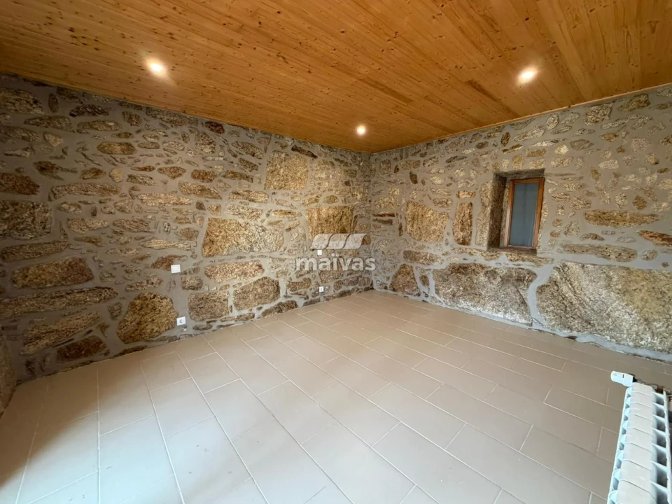 Moradia T3 para Venda em Sabariz Foto 11