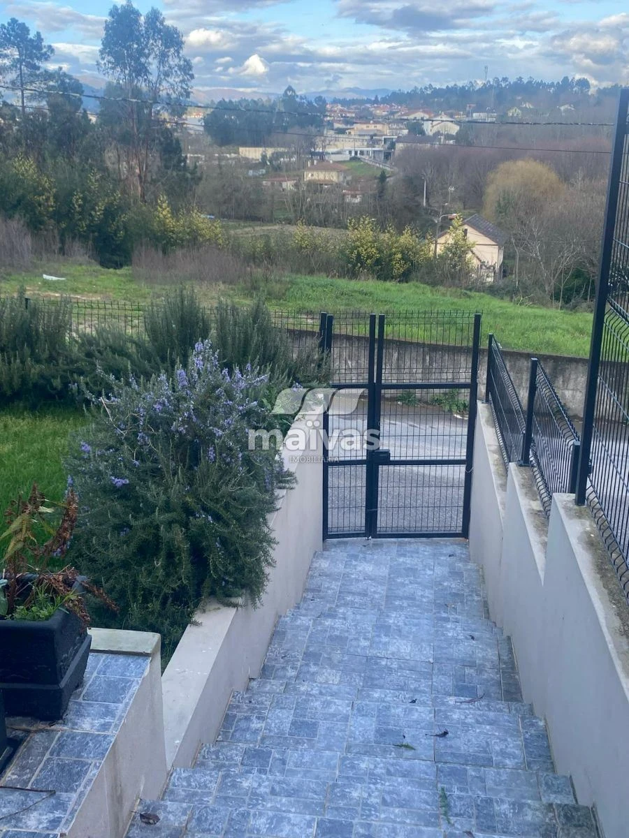 Moradia T3 para Venda em Sabariz Foto 5