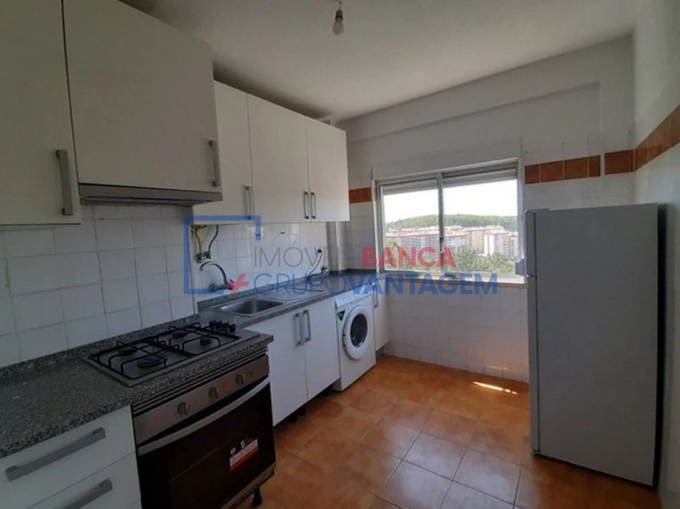 Apartamento T2 para Venda em Rio de Mouro Foto 6