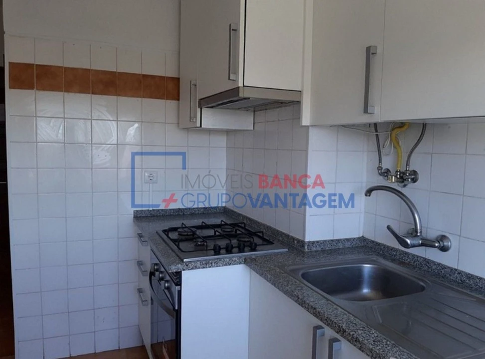 Apartamento T2 para Venda em Rio de Mouro Foto 7