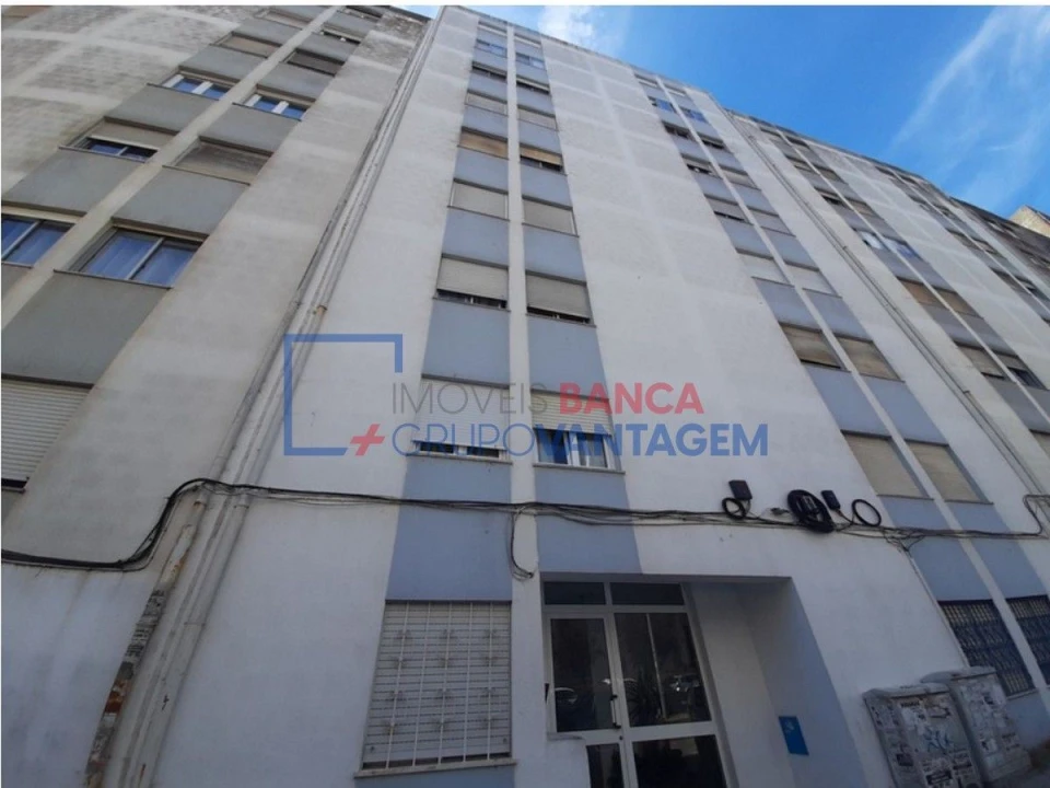 Apartamento T2 para Venda em Rio de Mouro Foto 9