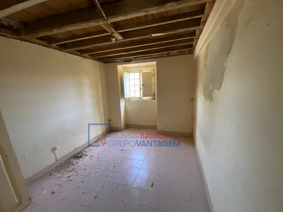 Moradia T4 para Venda em Casais e Alviobeira Foto 4