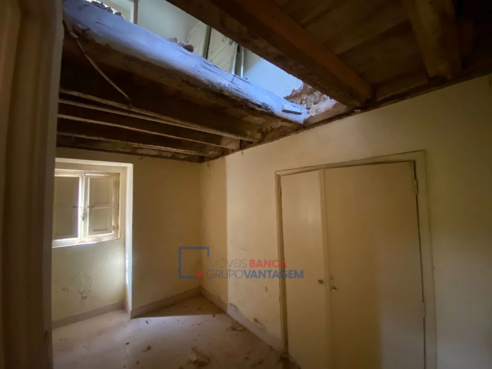 Moradia T4 para Venda em Casais e Alviobeira Foto 5