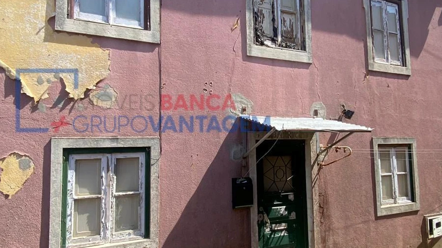 Moradia T4 para Venda em Casais e Alviobeira