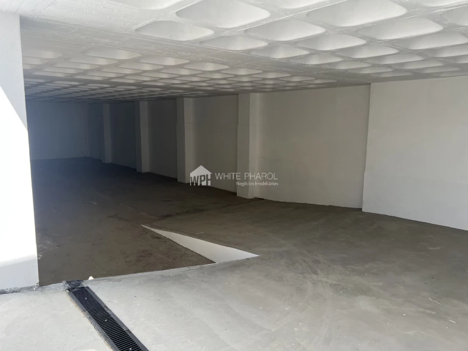 Armazém para Venda em Sacavém e Prior Velho Foto 12