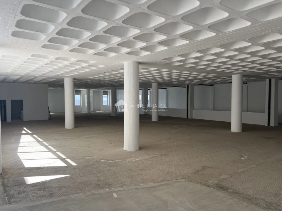 Armazém para Venda em Sacavém e Prior Velho Foto 13