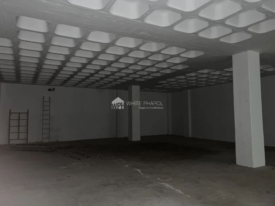 Armazém para Venda em Sacavém e Prior Velho Foto 30