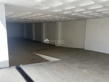 Armazém para Venda em Sacavém e Prior Velho