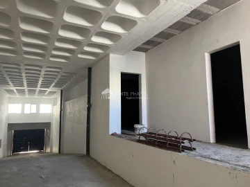 Armazém para Venda em Sacavém e Prior Velho