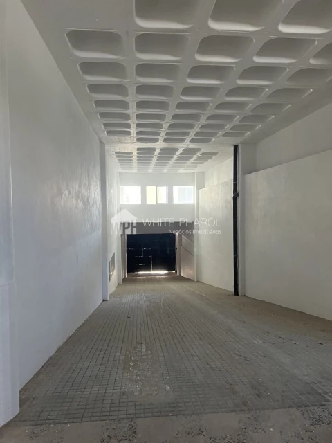 Armazém para Venda em Sacavém e Prior Velho