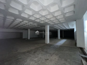 Armazém para Venda em Sacavém e Prior Velho