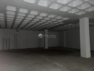 Armazém para Venda em Sacavém e Prior Velho