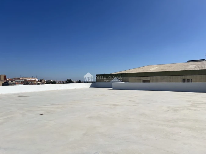 Armazém para Venda em Sacavém e Prior Velho Foto 5