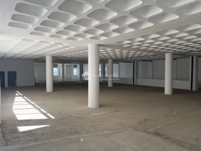 Armazém para Venda em Sacavém e Prior Velho Foto 13