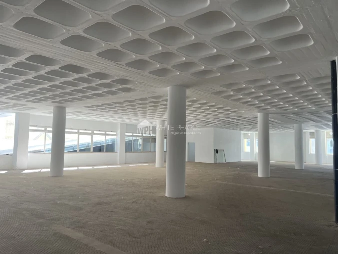 Armazém para Venda em Sacavém e Prior Velho Foto 14