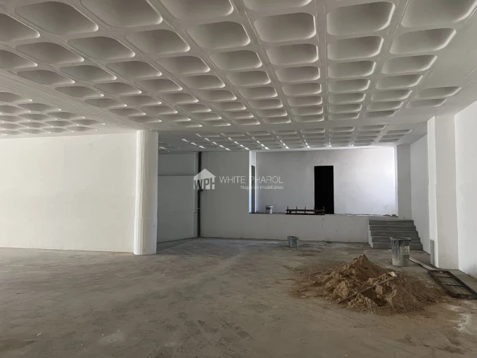 Armazém para Venda em Sacavém e Prior Velho Foto 23