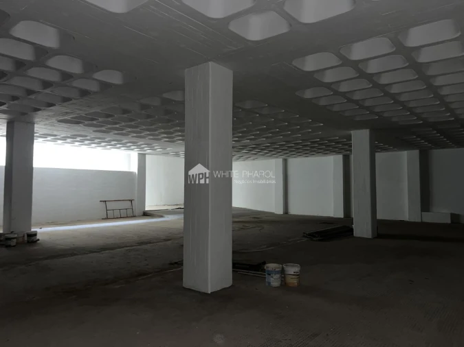 Armazém para Venda em Sacavém e Prior Velho Foto 28