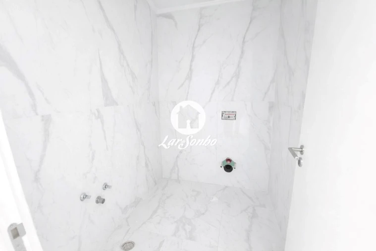 Moradia T3 para Venda em Silva Foto 10