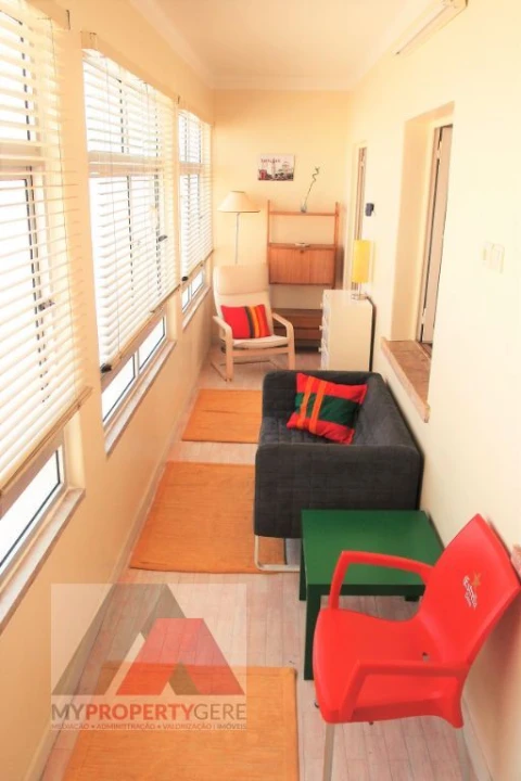 Apartamento T3 para Arrendamento em Alcantara