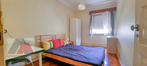 Apartamento T3 para Arrendamento em Alcantara