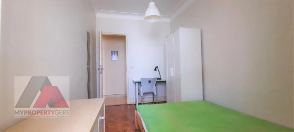 Apartamento T3 para Arrendamento em Alcantara