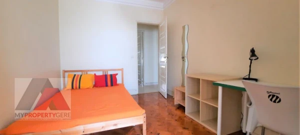 Apartamento T3 para Arrendamento em Alcantara