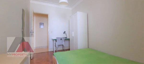 Apartamento T3 para Arrendamento em Alcantara