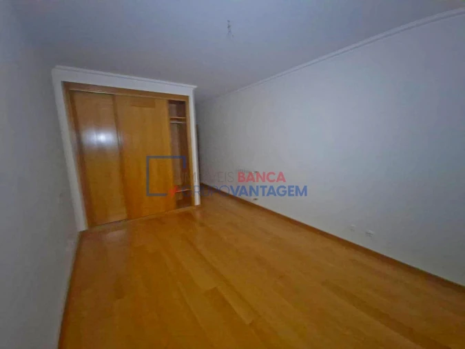Apartamento T2 para Venda em Venteira Foto 3