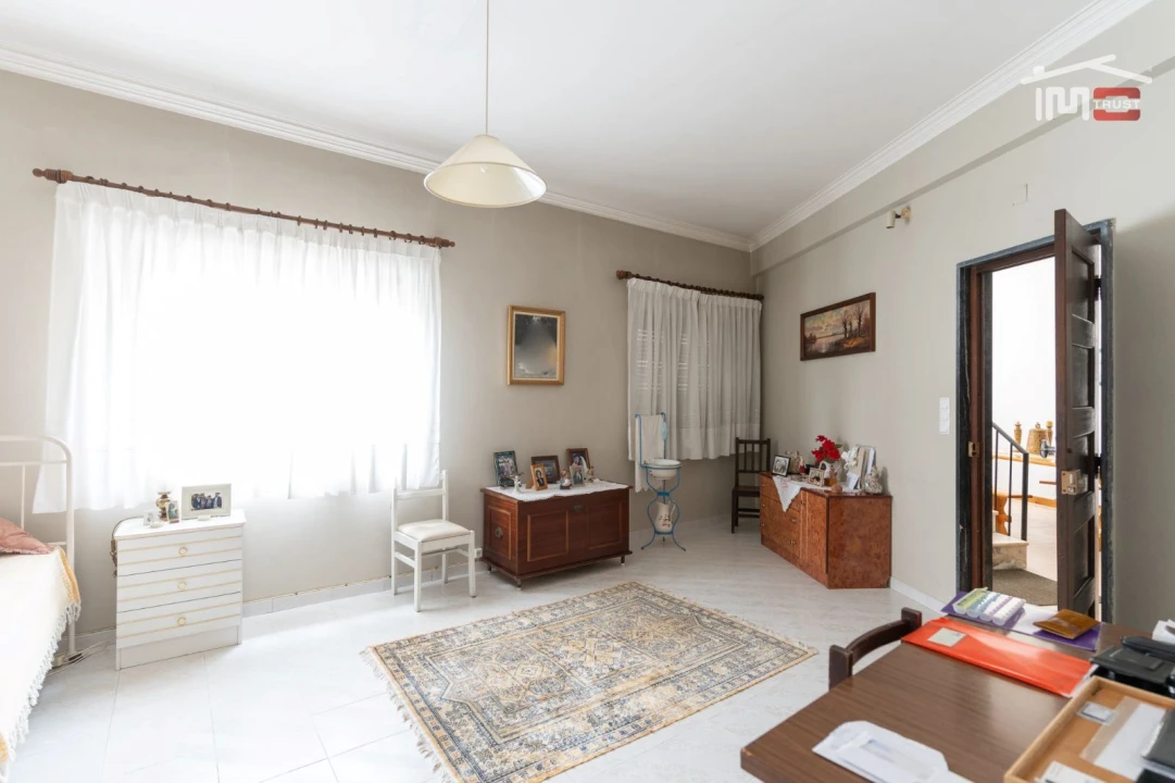 Apartamento T4 para Venda em Nossa Senhora das Misericordias Foto 2