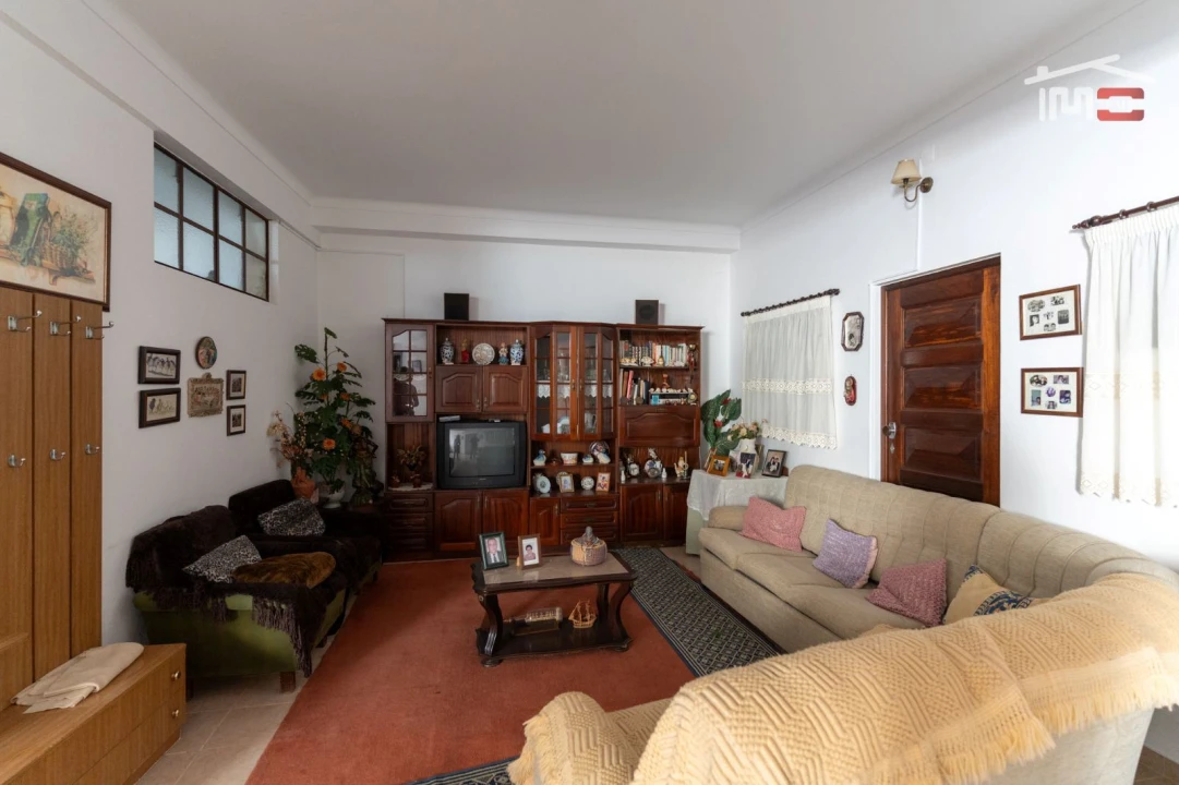 Apartamento T4 para Venda em Nossa Senhora das Misericordias Foto 1
