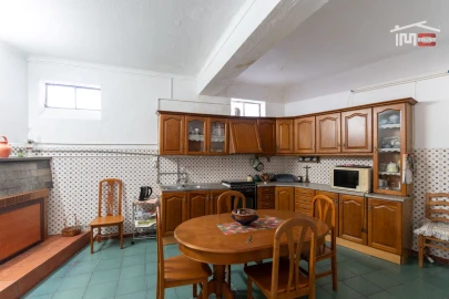 Apartamento T4 para Venda em Nossa Senhora das Misericordias