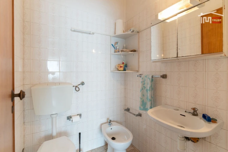 Apartamento T4 para Venda em Nossa Senhora das Misericordias Foto 9