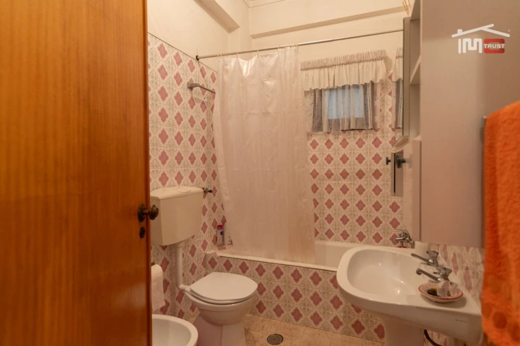 Apartamento T4 para Venda em Nossa Senhora das Misericordias Foto 17