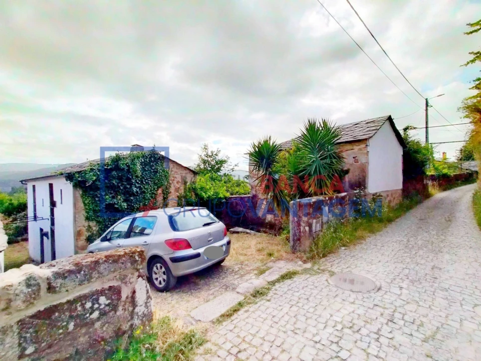 Moradia T3 para Venda em Alvarenga Foto 11