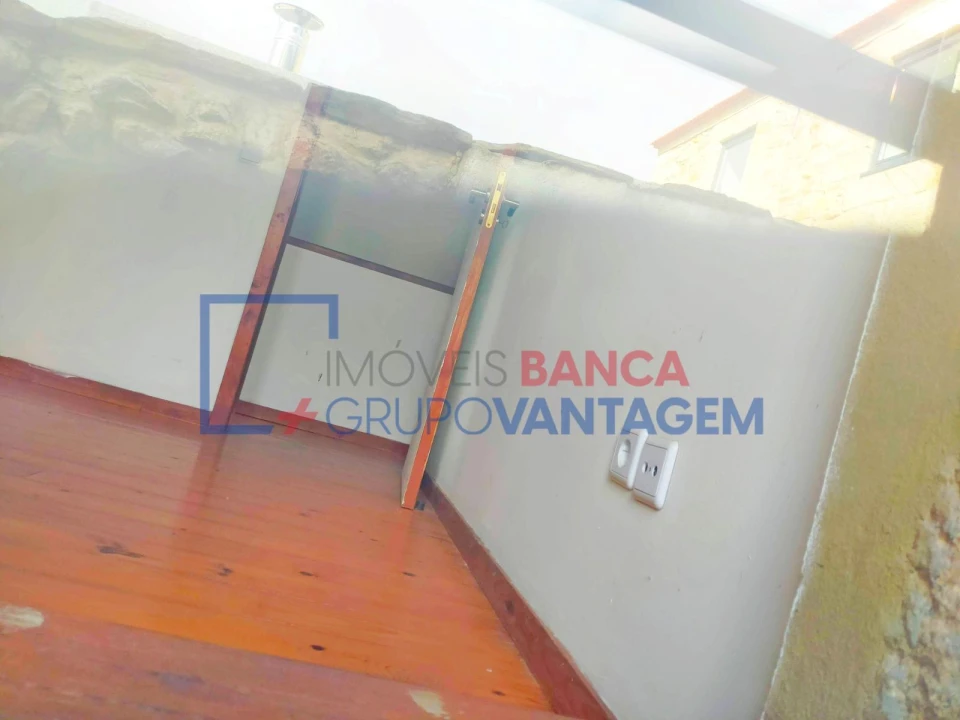 Moradia T3 para Venda em Alvarenga Foto 20