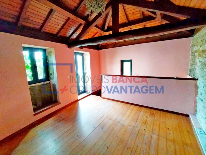 Moradia T3 para Venda em Alvarenga Foto 4