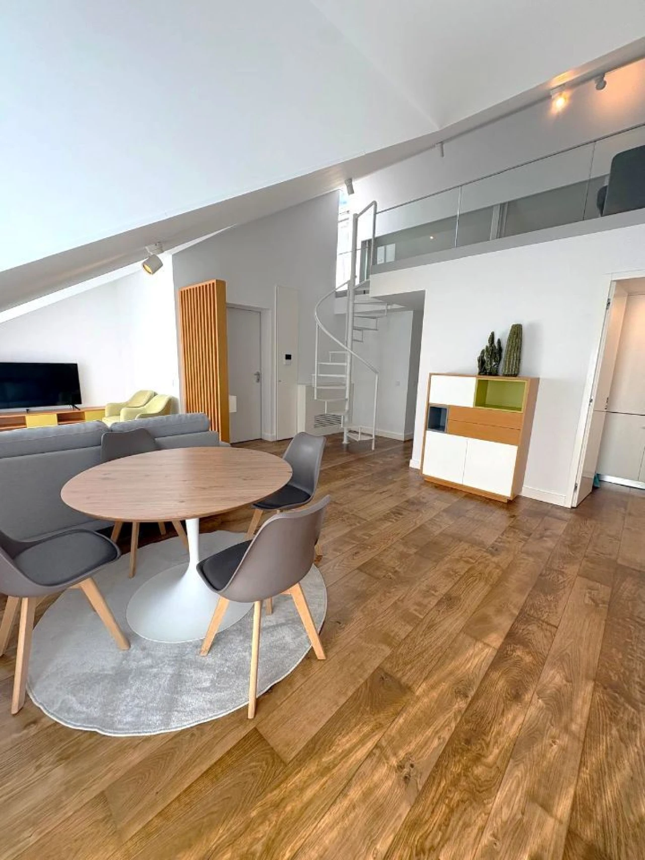 Apartamento T1 para Arrendamento em São Vicente Foto 8