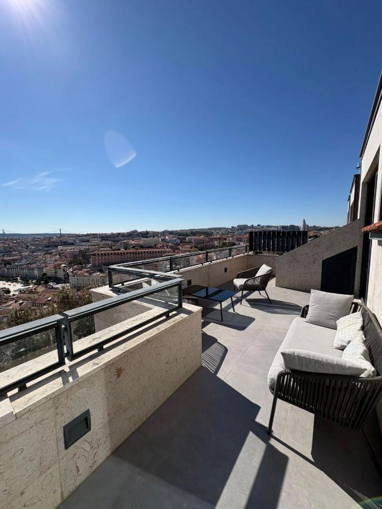 Apartamento T1 para Arrendamento em São Vicente Foto 5