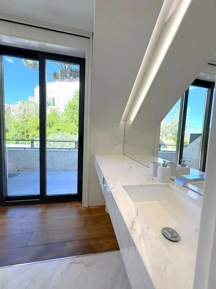 Apartamento T1 para Arrendamento em São Vicente Foto 23