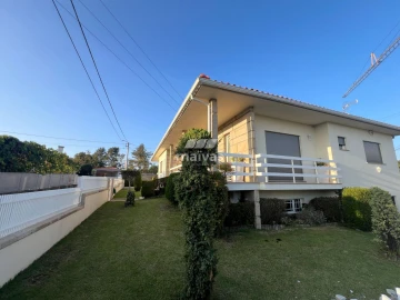 Moradia T4 para Venda em Sabariz