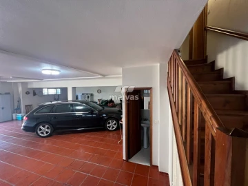 Moradia T4 para Venda em Sabariz