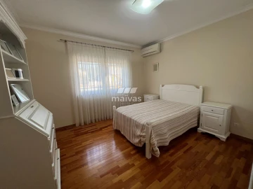 Moradia T4 para Venda em Sabariz