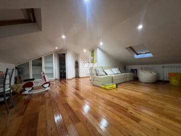 Moradia T4 para Venda em Sabariz