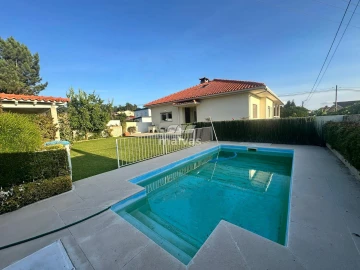 Moradia T4 para Venda em Sabariz