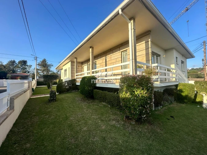 Moradia T4 para Venda em Sabariz Foto 2