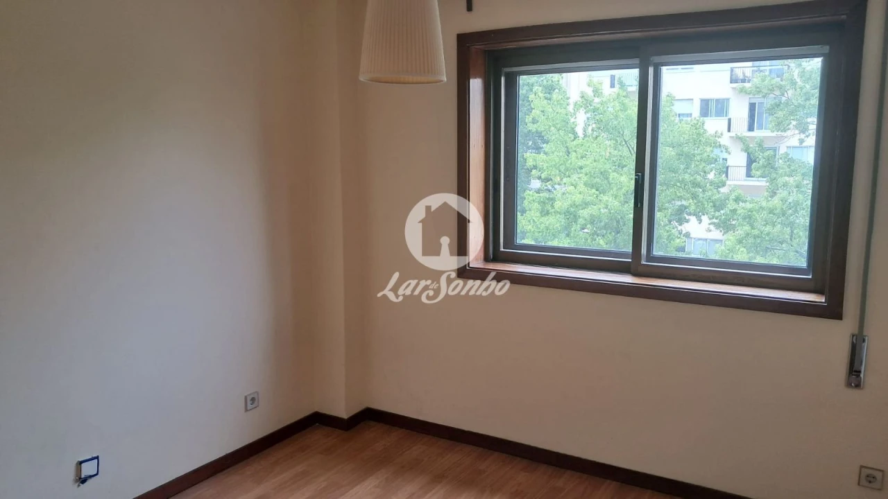 Apartamento T2 para Arrendamento em Paranhos Foto 1